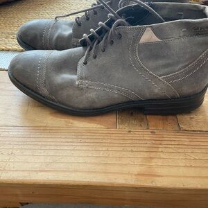 Clarks Men's Chukka Boots in Gray